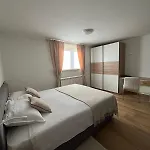 Nika * Višnjan